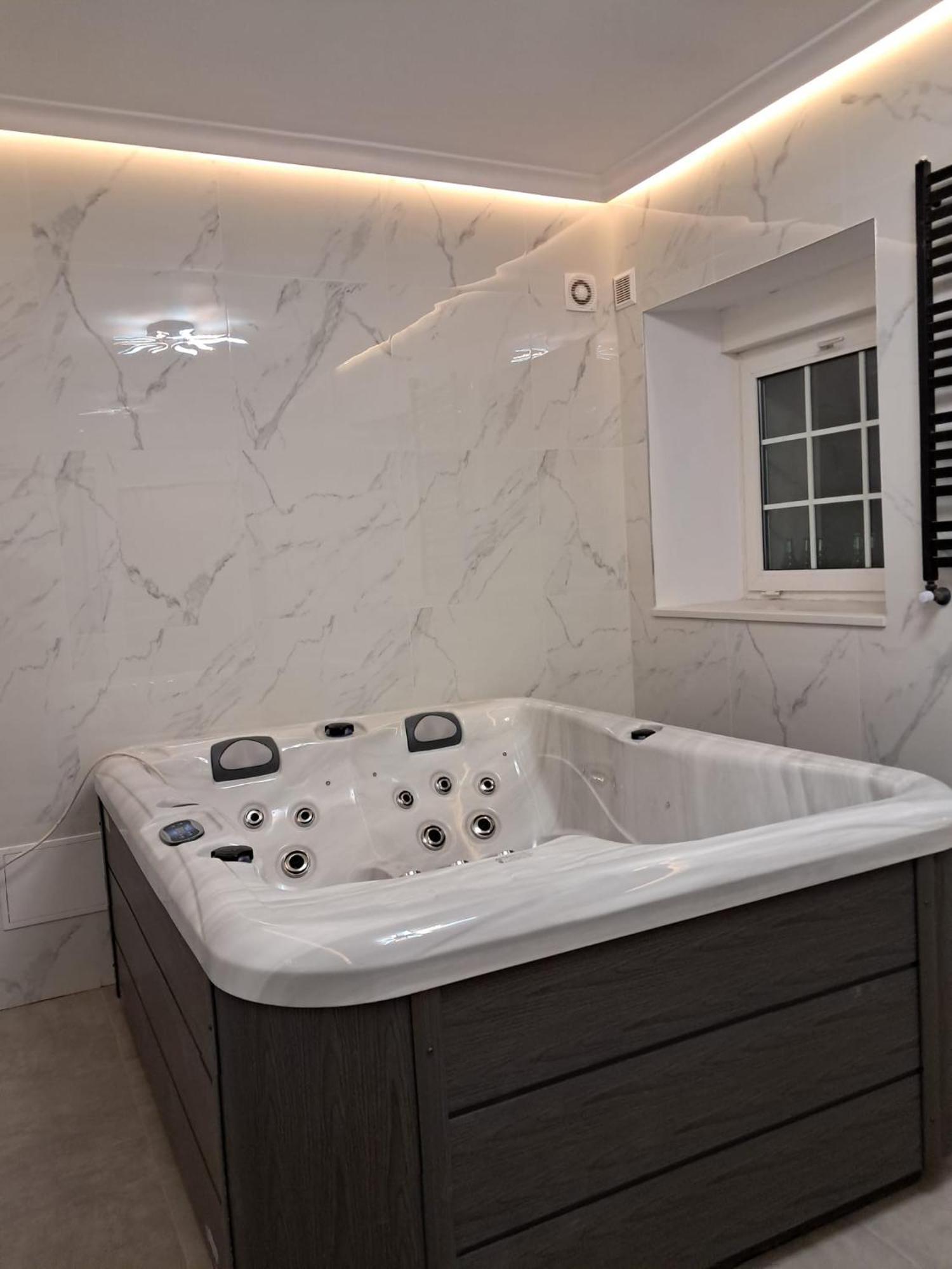 Szwajcarka Willa Z Sauna I Jacuzzi Kudowa-Zdrój Exteriér fotografie