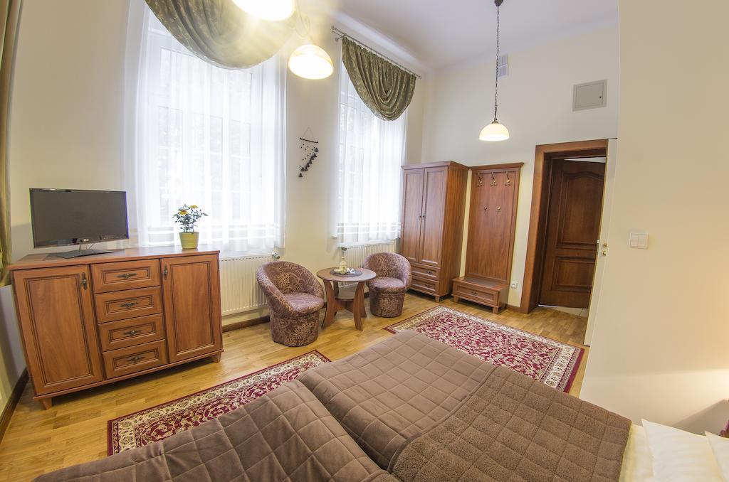 Szwajcarka Willa Z Sauna I Jacuzzi Kudowa-Zdrój Pokoj fotografie