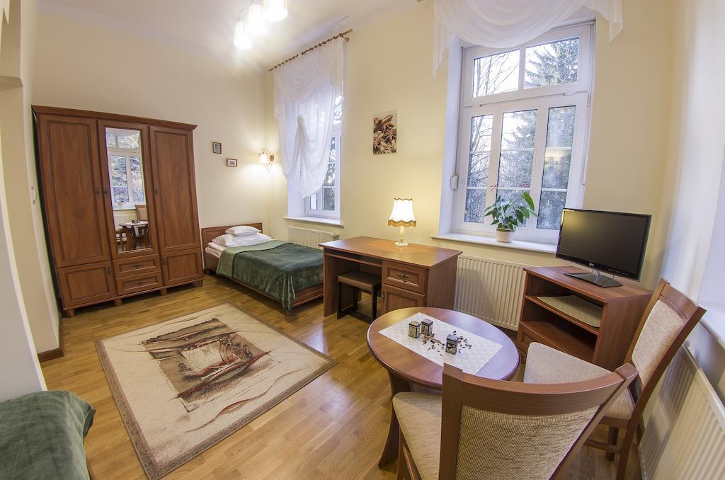 Szwajcarka Willa Z Sauna I Jacuzzi Kudowa-Zdrój Pokoj fotografie